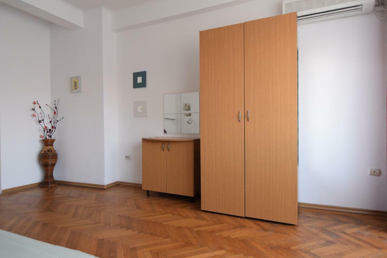 Апартаменты Resedinta Lui Calin - Downtown Park Cismigiu Бухарест Экстерьер фото